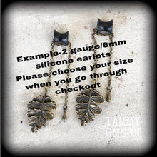 Load image into Gallery viewer, Oak leaf plug dangles 2 gauge tunnel earrings 6mm 7mm 8mm tunnel dangles Dangle earrings Artemis earrings Leaf earrings Bronze Ear hangers