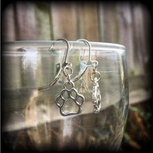 Load image into Gallery viewer, Paw print earrings Dog earrings Paw earrings Fido earrings Animal earrings Tunnel earrings 3mm Plug earrings Tunnel dangles 8g Plug dangles